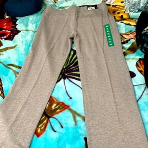 NWT Woman’s pants XL gray